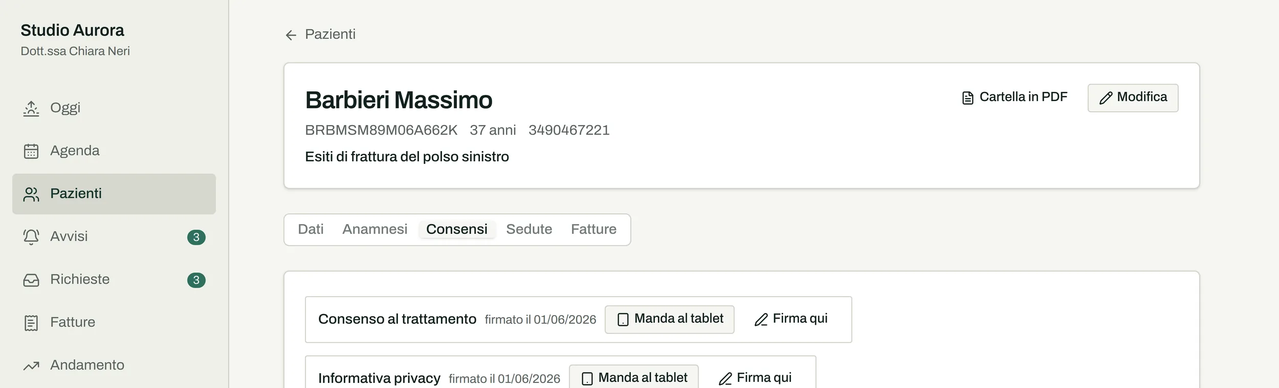 Sezione dei consensi di una cartella dimostrativa, con le azioni per inviare il documento al tablet e firmarlo.
